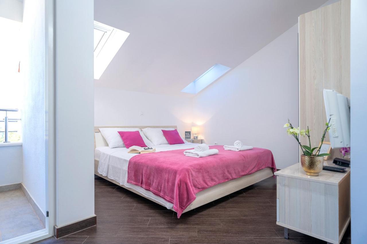 Villa Fio - Rooms & Studio Хвар Экстерьер фото
