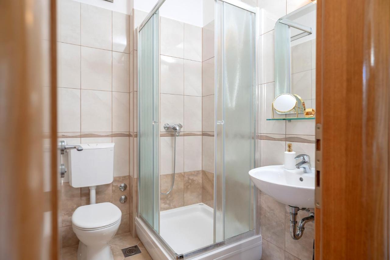 Villa Fio - Rooms & Studio Хвар Экстерьер фото