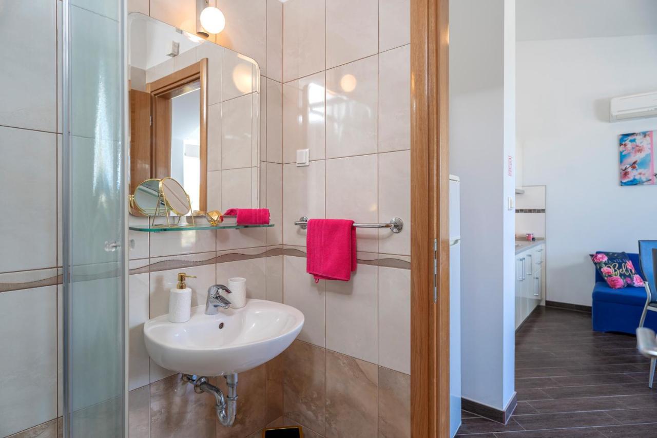 Villa Fio - Rooms & Studio Хвар Экстерьер фото