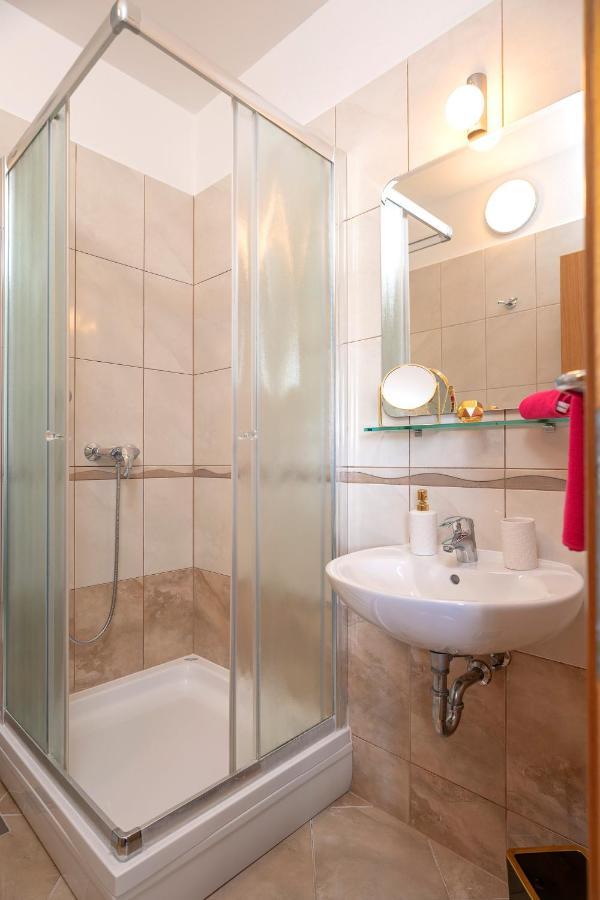 Villa Fio - Rooms & Studio Хвар Экстерьер фото