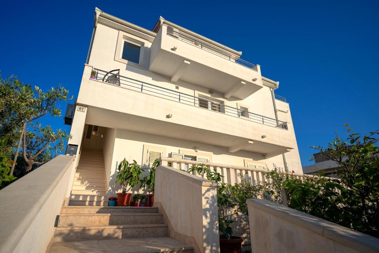 Villa Fio - Rooms & Studio Хвар Экстерьер фото