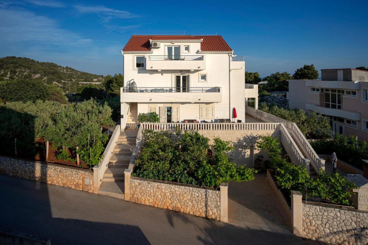Villa Fio - Rooms & Studio Хвар Экстерьер фото