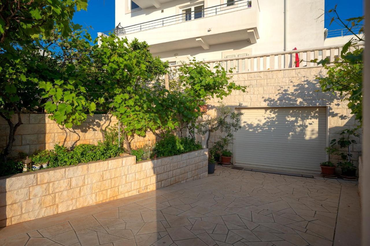 Villa Fio - Rooms & Studio Хвар Экстерьер фото