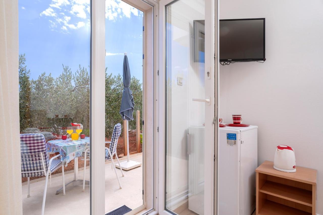 Villa Fio - Rooms & Studio Хвар Экстерьер фото