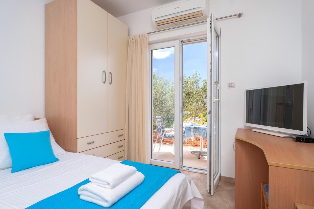Villa Fio - Rooms & Studio Хвар Экстерьер фото