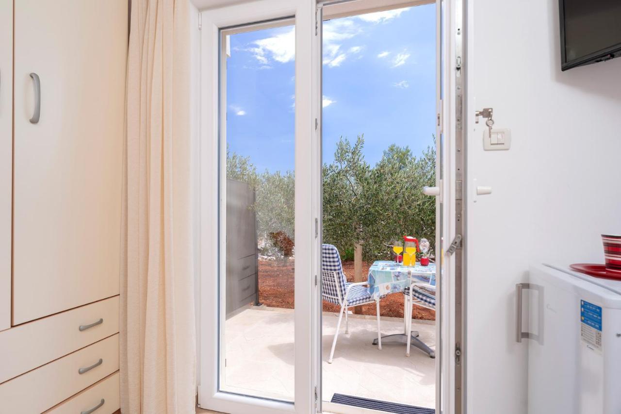 Villa Fio - Rooms & Studio Хвар Экстерьер фото