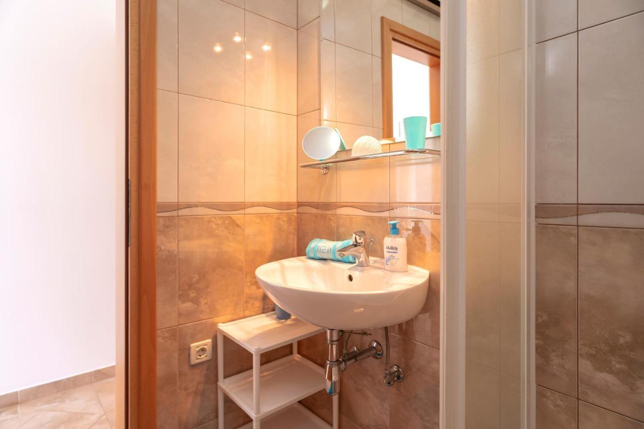 Villa Fio - Rooms & Studio Хвар Экстерьер фото