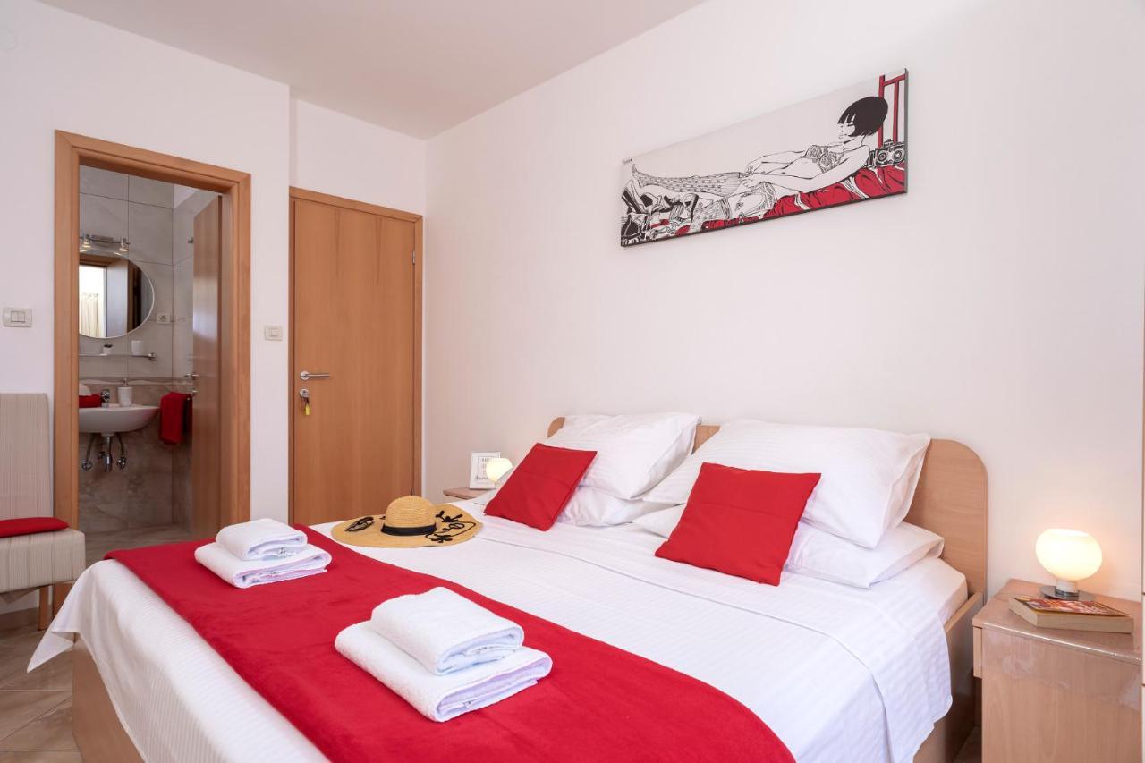 Villa Fio - Rooms & Studio Хвар Экстерьер фото