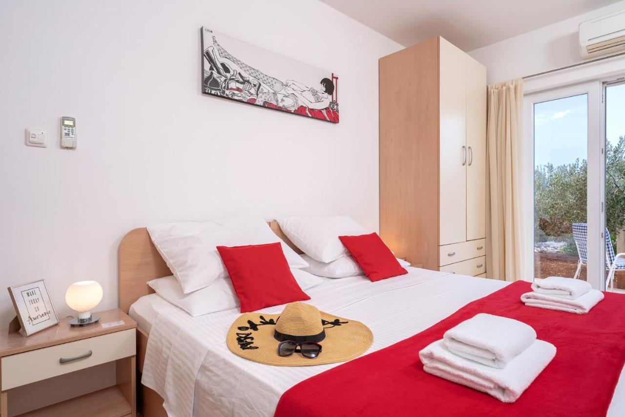 Villa Fio - Rooms & Studio Хвар Экстерьер фото