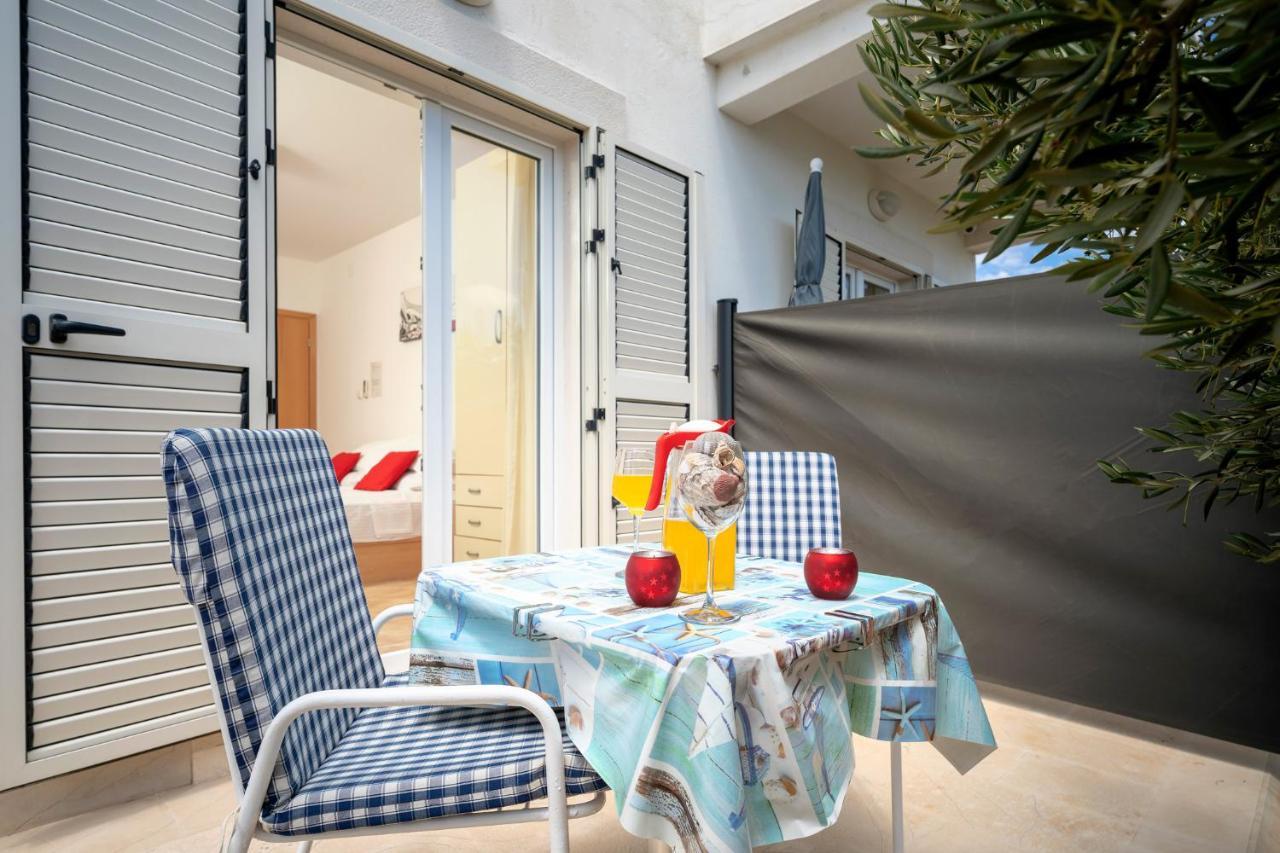 Villa Fio - Rooms & Studio Хвар Экстерьер фото